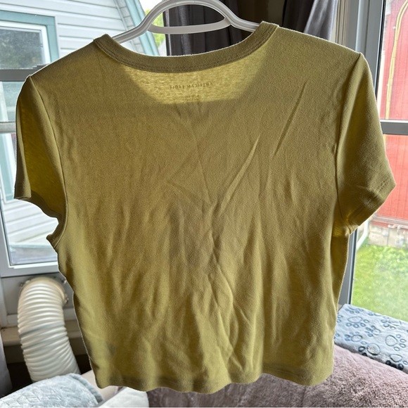 AE Crop Top - Picture 2 of 3